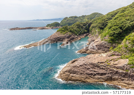 取自Cape Hyuga Observatory（Magage and Hososhima Lighthouse）Cape Hinata，Hyuga City，Miyazaki Prefecture 57177319