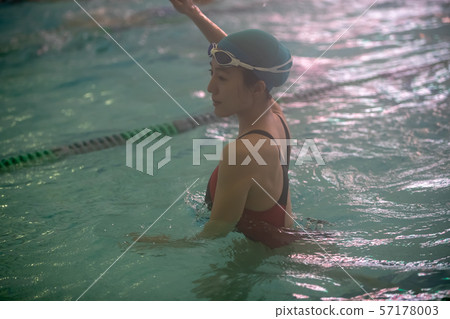 女生 女孩 女性 57178003