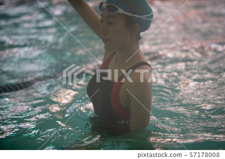 女生 女孩 女性 57178008