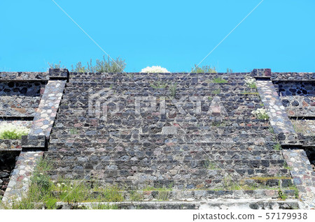 Tiotihuacan stone steps Tiotihuacan stone steps 57179938