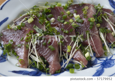 鰹魚鰹魚生魚片 57179952