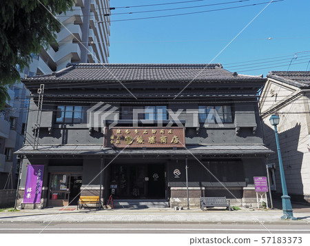 Retro building Old Former Tsukamoto Shoten / Otaru City Designated Historical Building 57183373