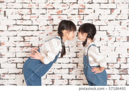 姐妹到凝望 姐妹到凝望 57186491