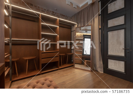 Dressing area with wardrobe and mirror 57186735