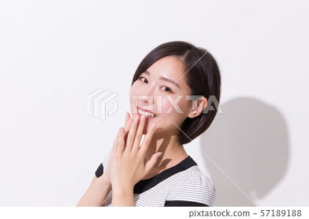 Model woman refreshing 57189188