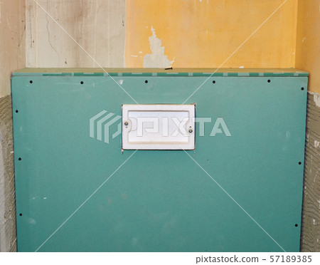 Flush system in a plaster board box Flush system in a plaster board box 57189385