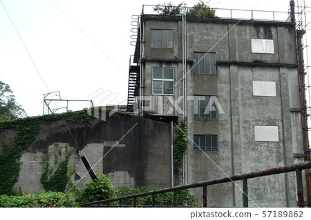 Abandoned hotel / ryokan (Tochigi Kinugawa Onsen) 57189862