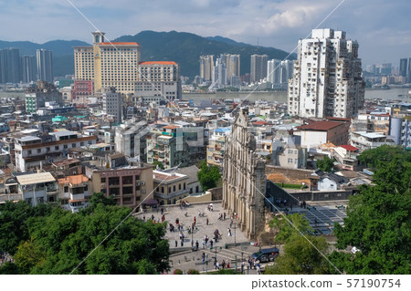 澳門聖保羅大教堂和城市景觀的廢墟 澳門聖保羅大教堂和城市景觀的廢墟 57190754