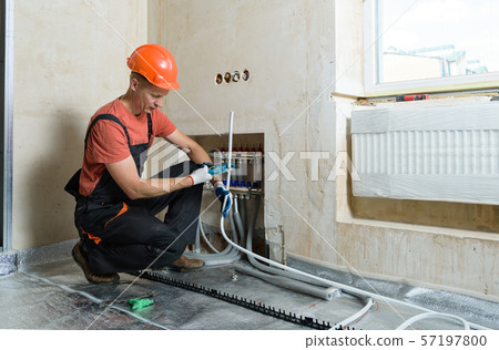 Installation of a warm floor. 57197800