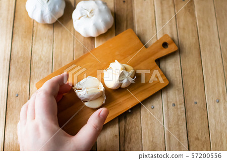 Peel garlic Peel garlic 57200556