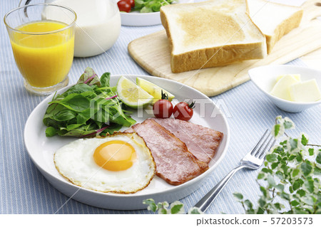 Bread breakfast 57203573