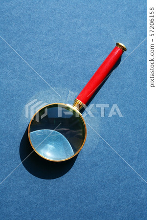 Retro Magnifying Glass 57206158