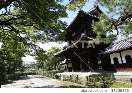 Kenninji Sanmon 57206286
