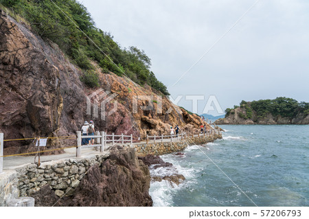 Five-colored rock of Senzhenjima 57206793