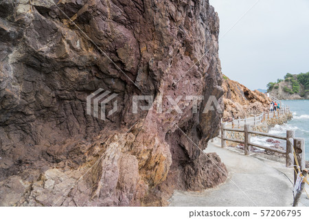 Five-colored rock of Senzhenjima 57206795