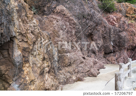 Five-colored rock of Senzhenjima 57206797