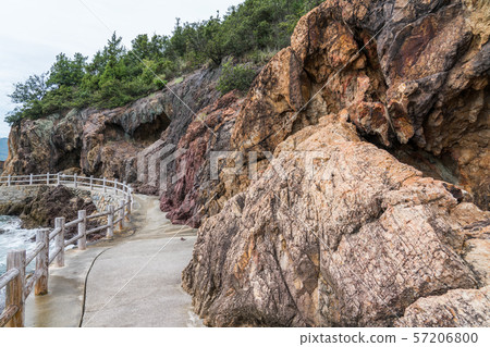Five-colored rock of Senzhenjima 57206800