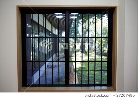格子窗 57207490