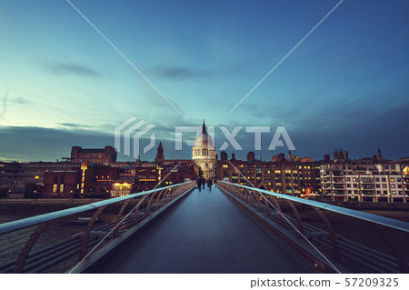 Millenium Bridge, with St. Paul's Cathedral, UK 57209325