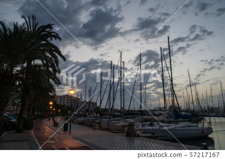 馬略卡島遊艇港口日出 57217167