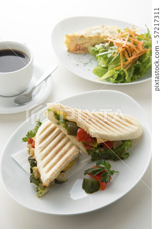 Hot sandwich 57217311