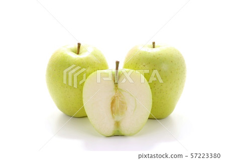 Green apple Obayashi cross section white background 57223380