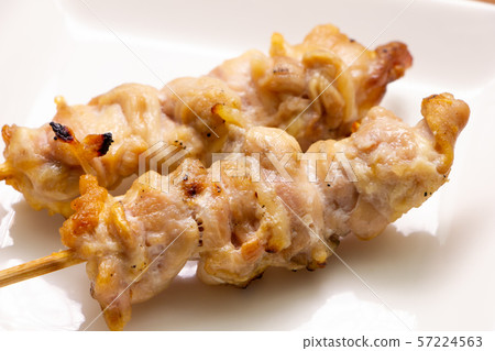 烤雞肉串和鋸齒串（鹽烤） 57224563