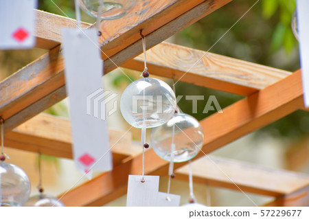 Transparent wind chimes Transparent wind chimes 57229677