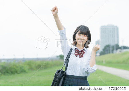 高中女生歡呼 高中女生歡呼 57230025