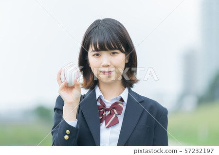 有棒球的高中女孩 有棒球的高中女孩 57232197
