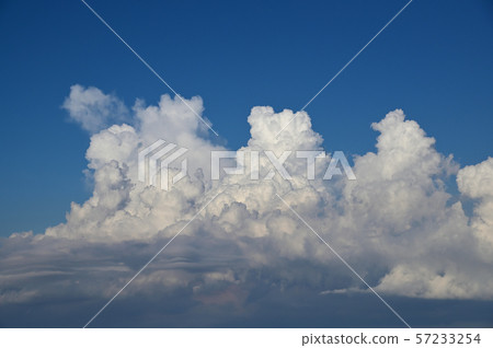 積雨雲在東Ogishima公園的夏天結束 57233254