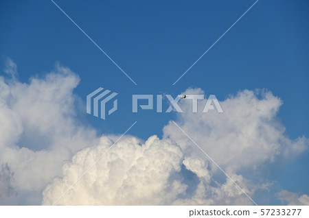 積雨雲在東Ogishima公園的夏天結束 57233277