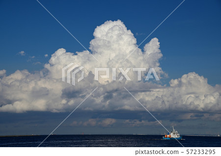 積雨雲在東Ogishima公園的夏天結束 積雨雲在東Ogishima公園的夏天結束 57233295