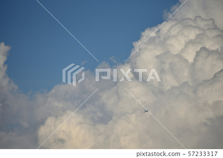 積雨雲在東Ogishima公園的夏天結束 積雨雲在東Ogishima公園的夏天結束 57233317