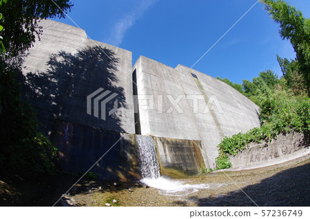 Sinshu白馬村Sabo設施瀧澤混凝土裂縫壩僅在泥石流發生時尷尬地捕獲泥石流 Sinshu白馬村Sabo設施瀧澤混凝土裂縫壩僅在泥石流發生時尷尬地捕獲泥石流 57236749