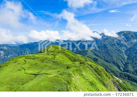 Climbing Amajiyama (View of Sugadaira and Yakeyama from the summit of Amakisoyama) Climbing Amajiyama (View of Sugadaira and Yakeyama from the summit of Amakisoyama) 57236871