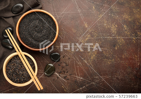 Black sesame seed 57239663