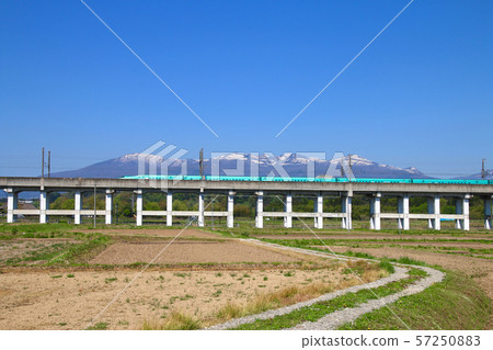 Shinkansen and Mt. Adachi (Nihonmatsu City, Fukushima Prefecture) Shinkansen and Mt. Adachi (Nihonmatsu City, Fukushima Prefecture) 57250883
