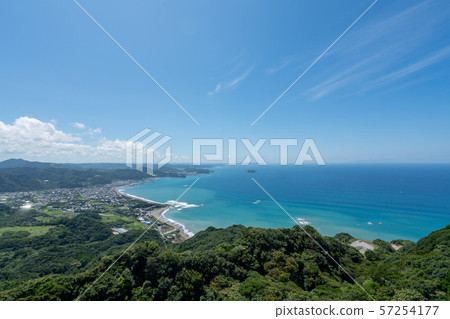 Views of Yasuda and Tateyama from the top of Mt. 57254177