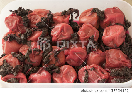 Umeboshi pickled in red perilla 57254352