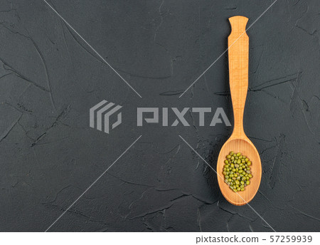 Mung beans in spoon 57259939