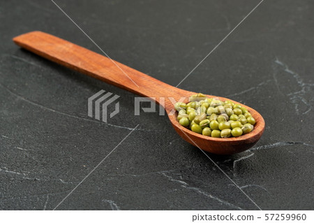 Mung beans in spoon 57259960