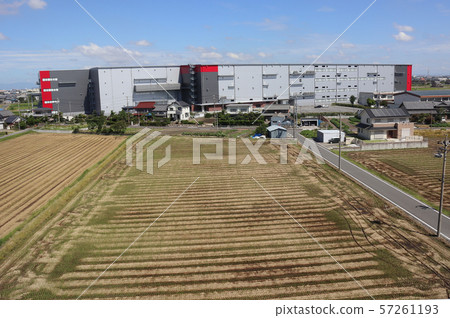 完成大型倉庫 57261193