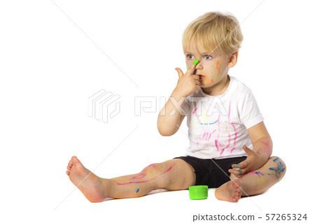 Blond kid paint plays 57265324