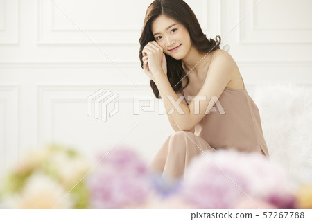 女性生活方式米色模型 57267788