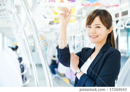 通勤女火車站女商人攝影合作：京王電鐵有限公司 57269043