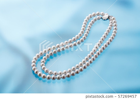 Pearl necklace Pearl necklace 57269457