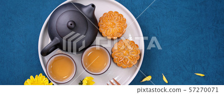 Mid-Autumn Festival Moon cake Geppei 57270071
