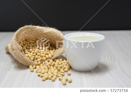 Soy beans are good for health. 57273738