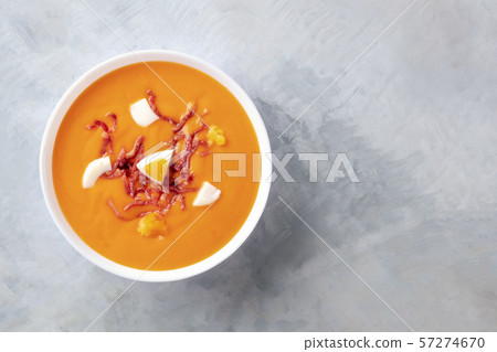 Salmorejo, Spanish cold tomato soup, shot from above with copy space 57274670